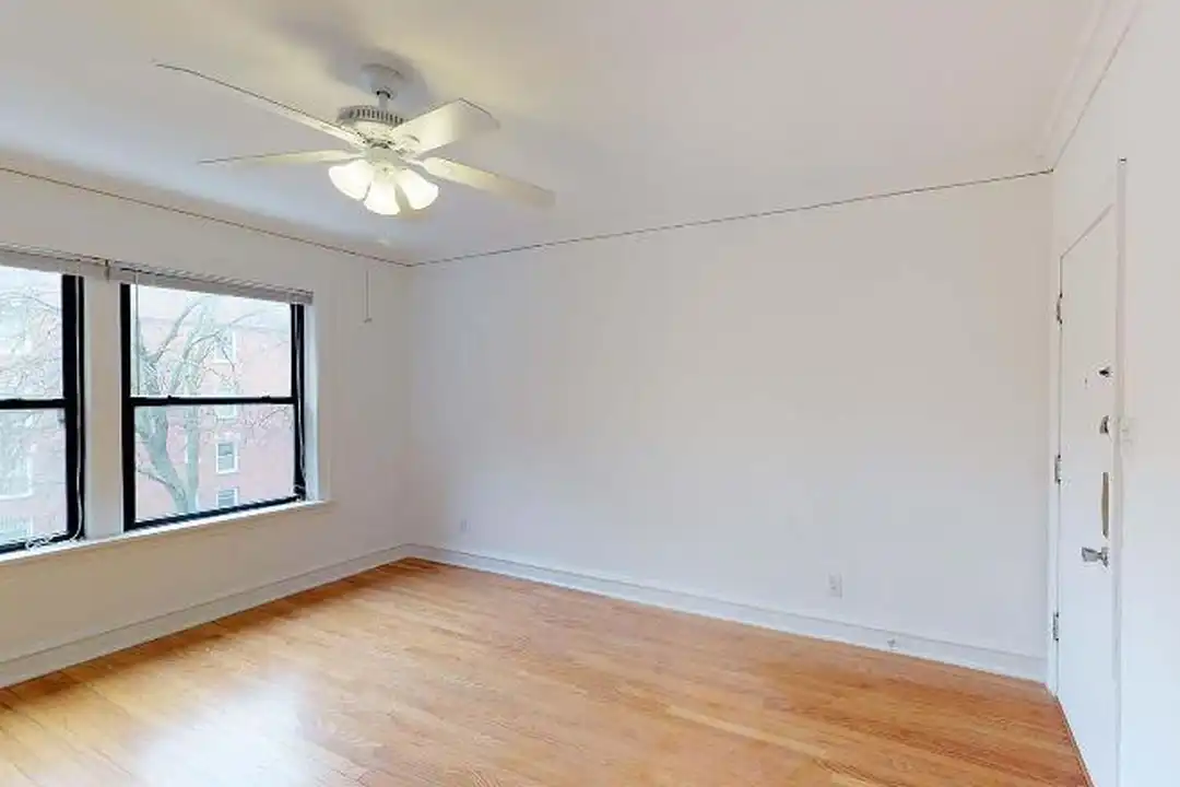 Apartment in Chicago, East Hyde Park, Hyde Park - More