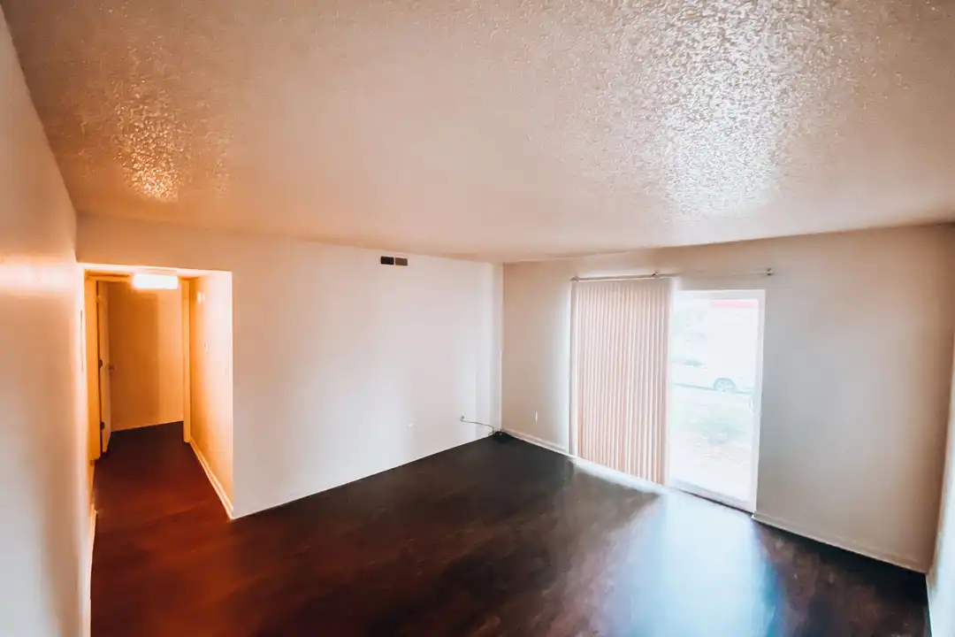 Apartment in Springfield - View 2