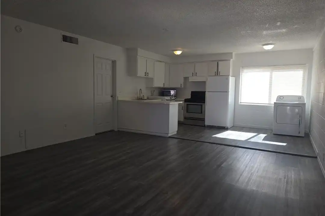 2937 Stewart Ave #3 – photo 1