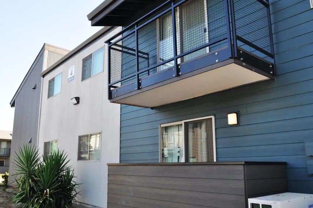 1720 S. Hutchins St. - View 3