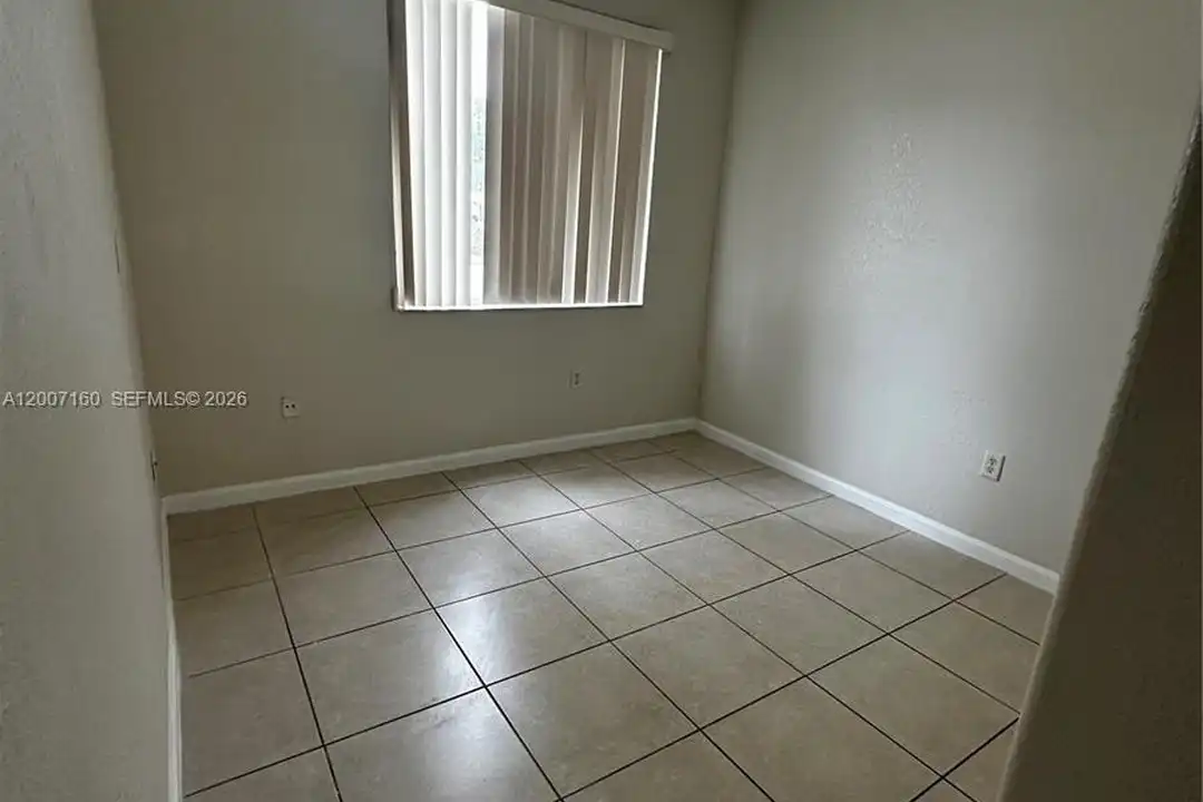 2812 SE 16th Ave #121 - View 6