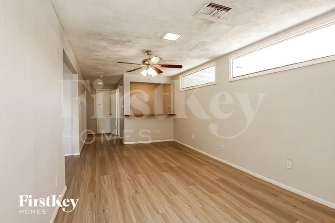 13249 N 14th Dr - More