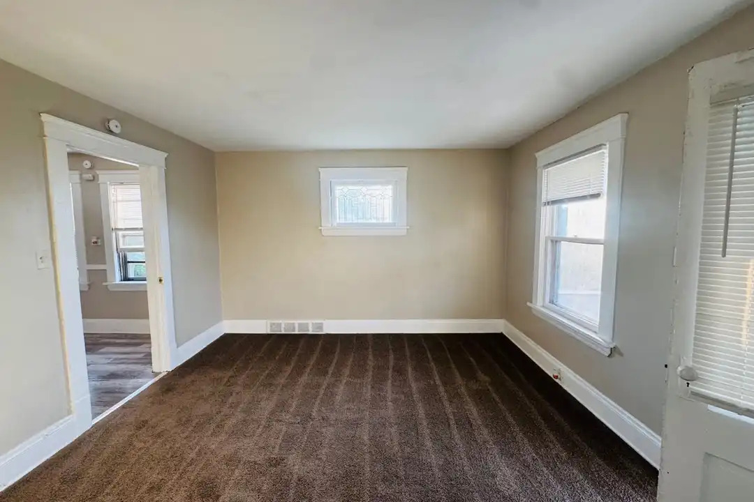 10004 Mt Auburn Ave unit Up Unit – photo 1