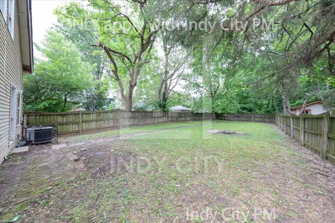 117 N Riley Ave - View 4