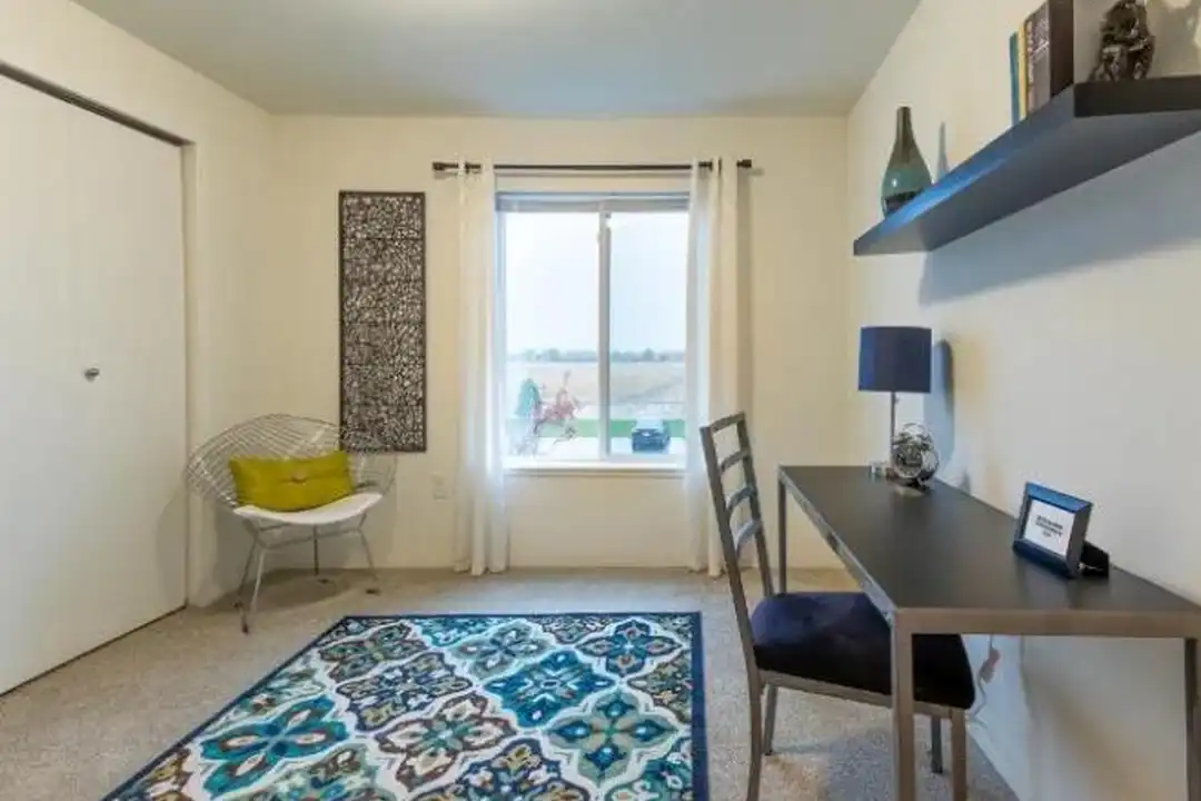 1501 Pray Blvd – photo 1 of 11
