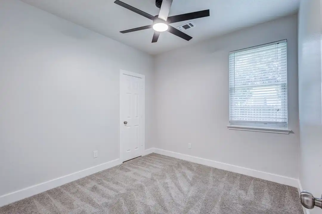 3948 Overlake Dr - View 6