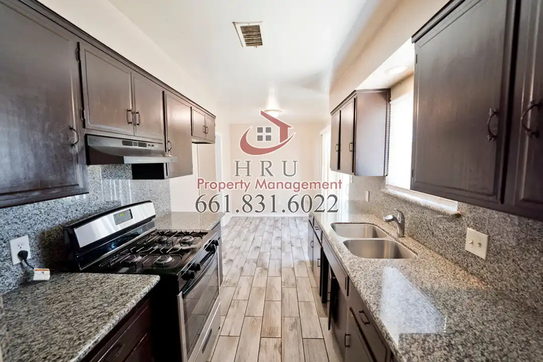 1821 Lacey St unit C - More