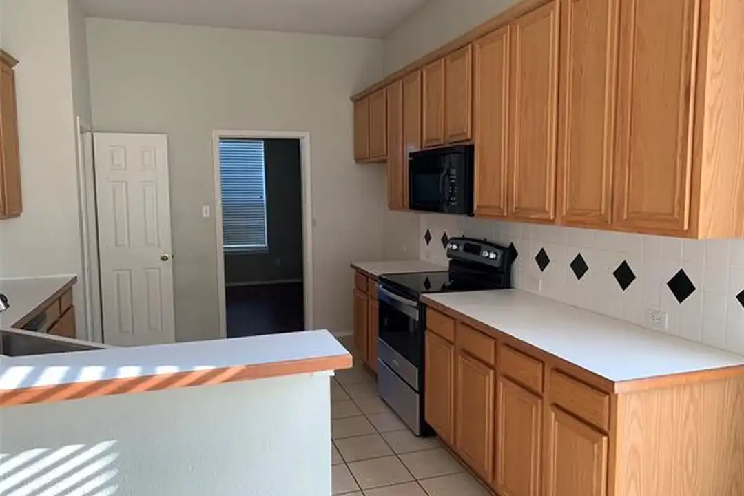 3633 Kimble Dr - View 6