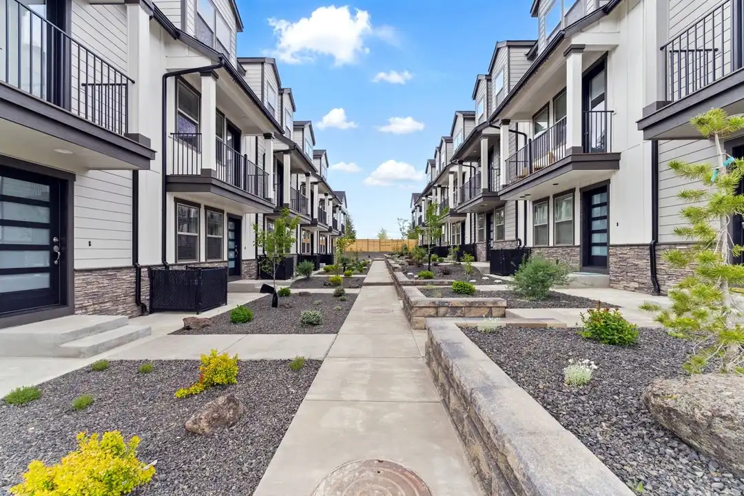20578 SE Nina Ave - View 2