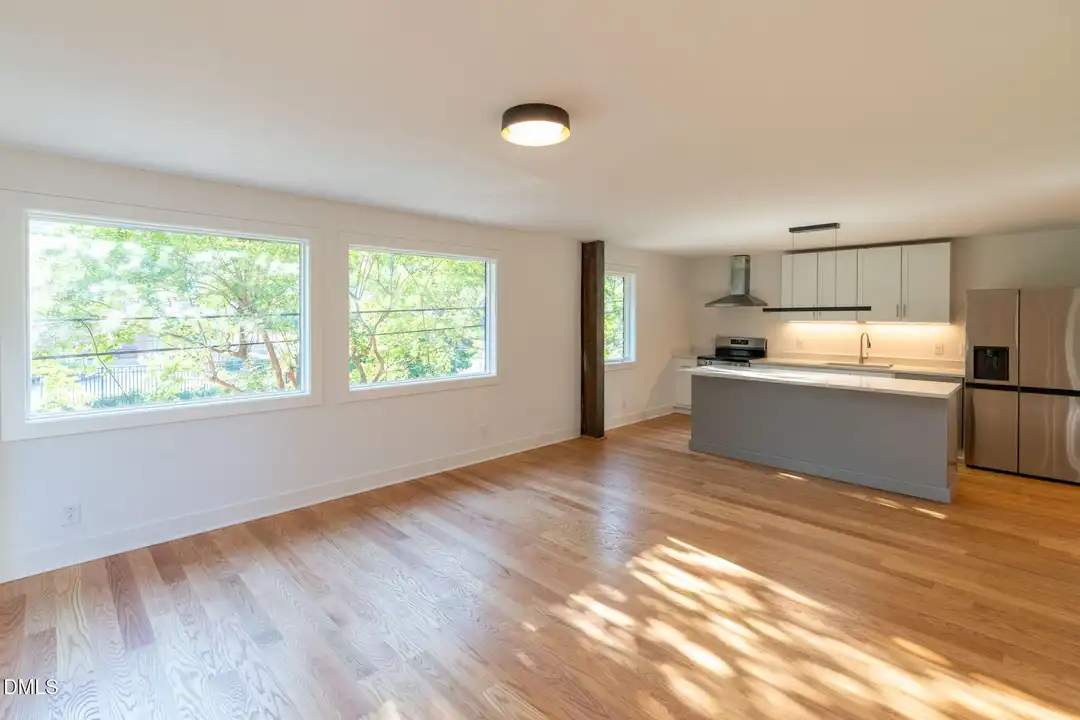 402 E Martin St - View 4