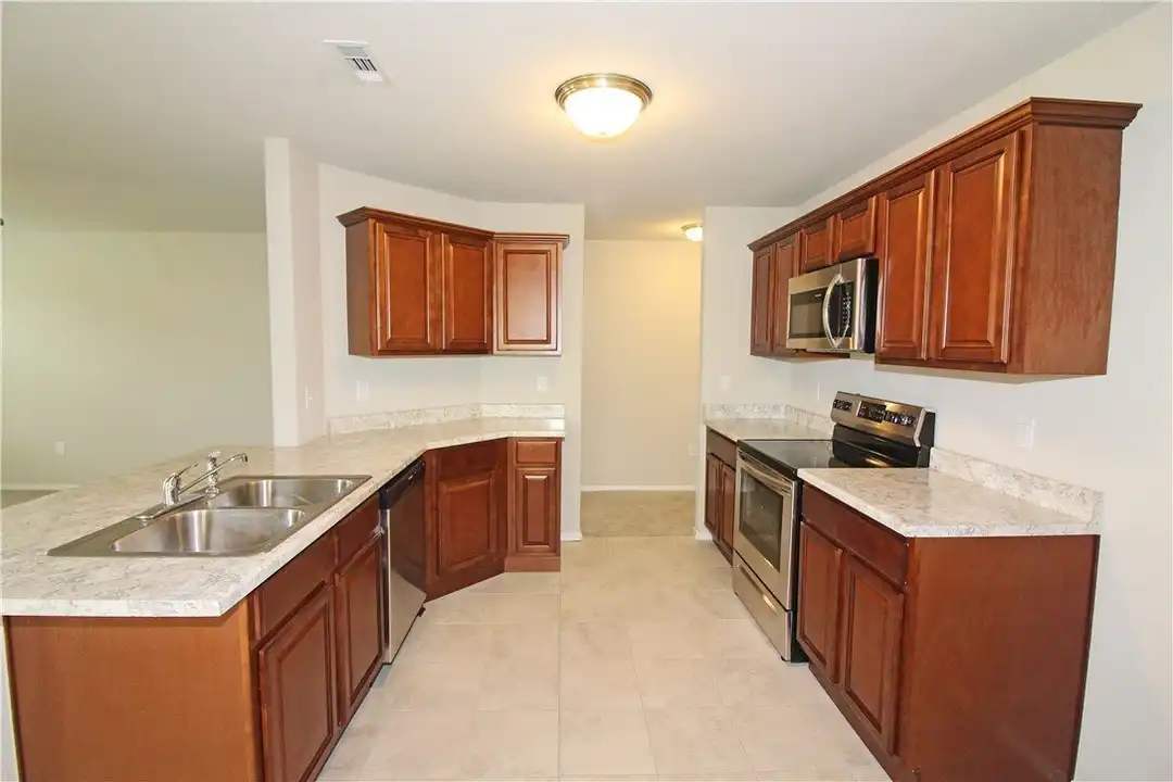 803 SW Green World St - More
