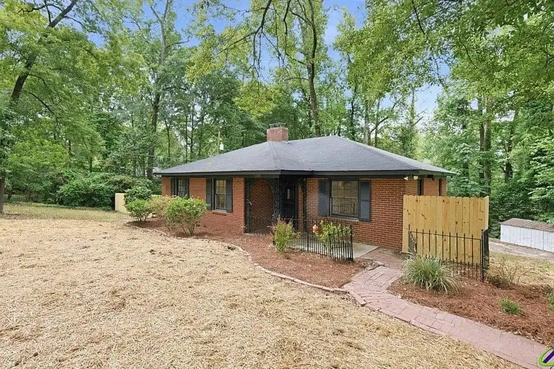 1320 Briarcliff Rd – photo 1