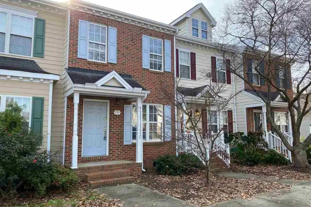 2725 Sterling Park Dr – pohled 3