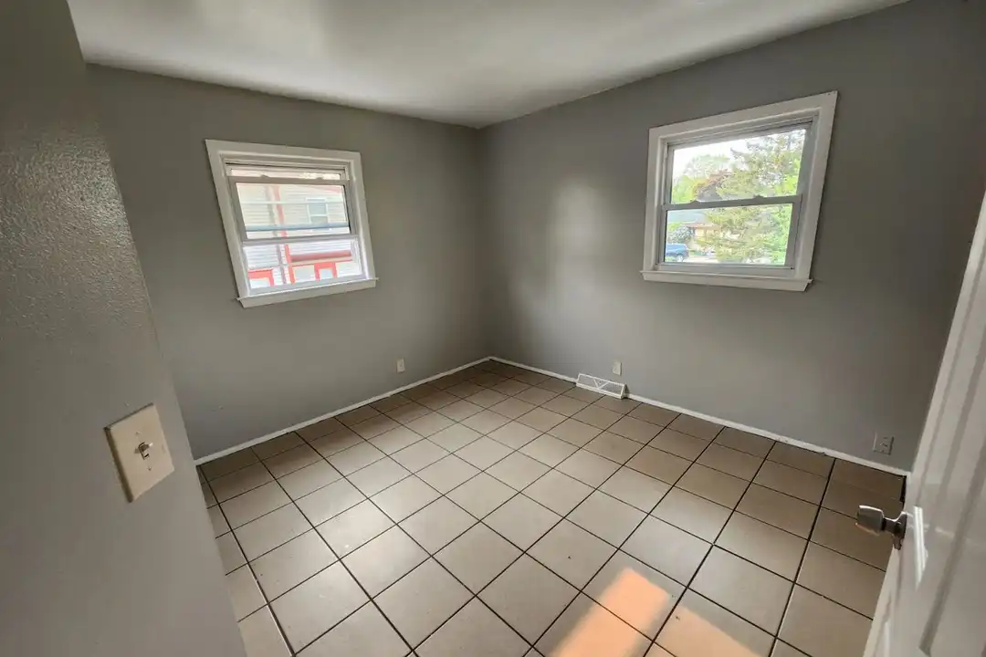 7118-7120 W Villard Ave unit 7120 - View 6