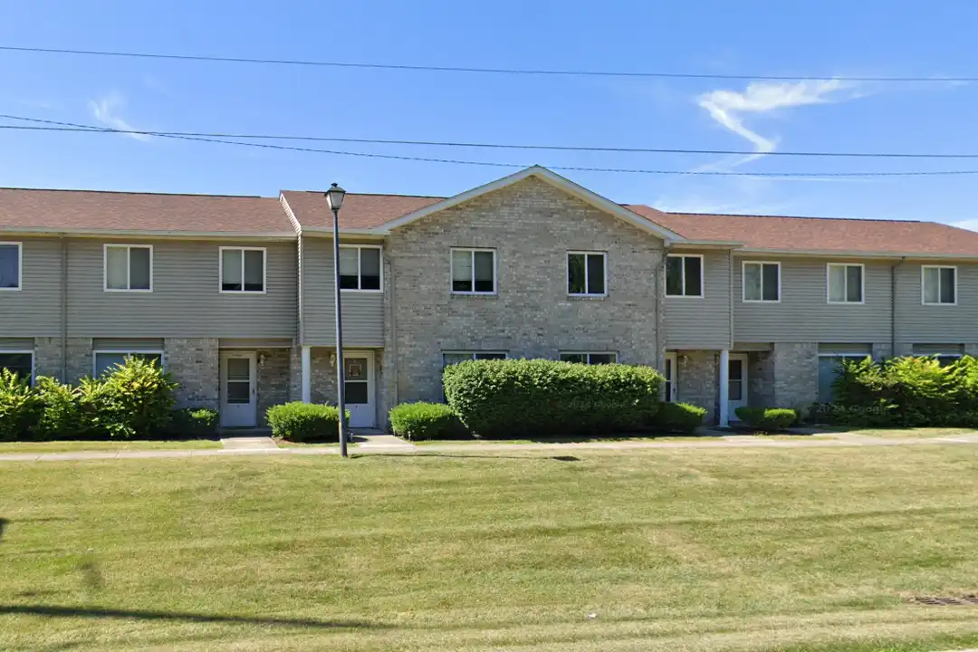 100 E Cook Rd – photo 1 of 12