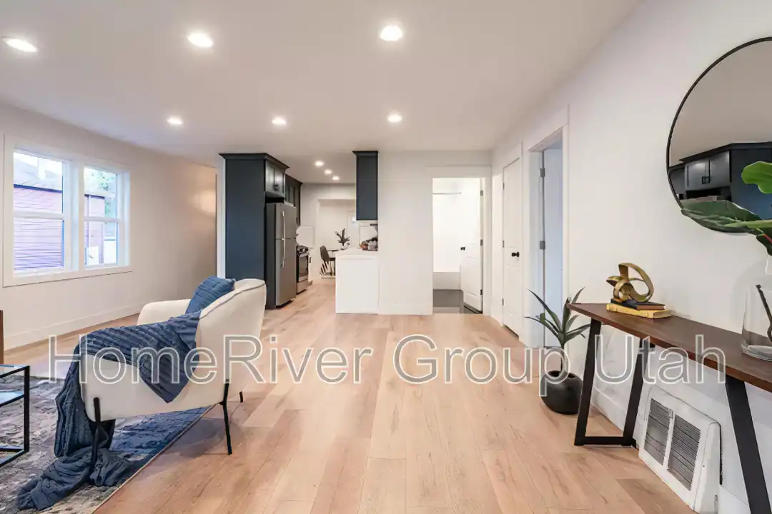 1626 Downington Ave S - View 6