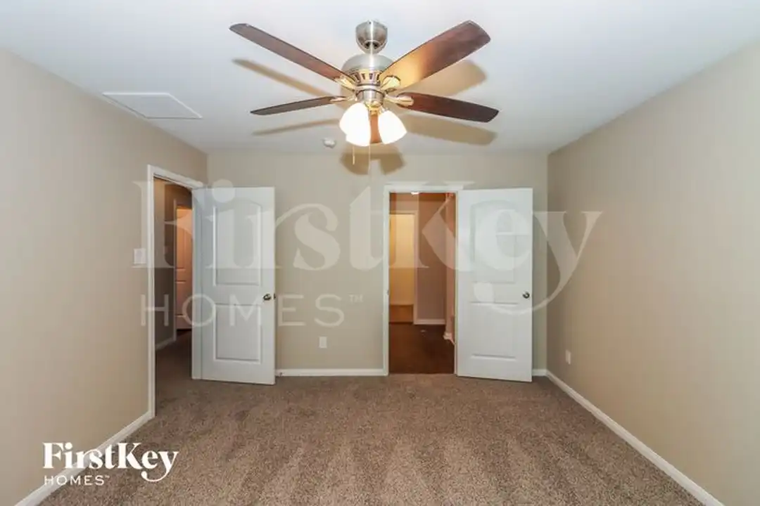 8015 Distant Harbor Rd - More