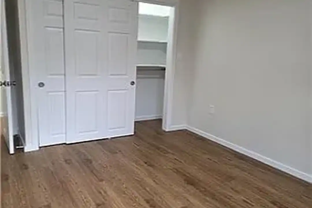 1000 Lexington Street – photo 1 of 12