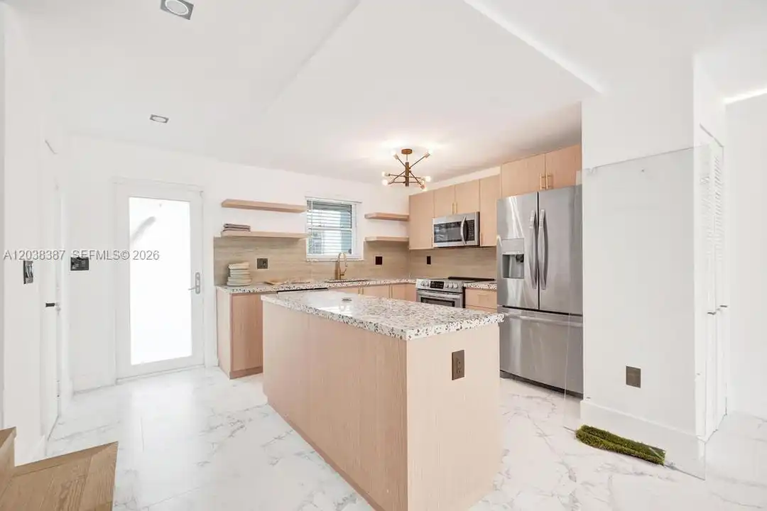 2129 NE 123rd St unit 0 - View 5