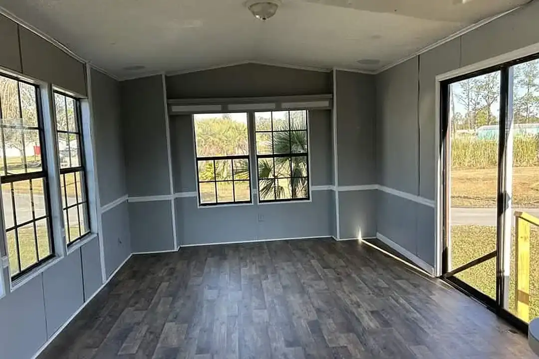 6105 Land O Lakes Blvd, Land O'lakes – photo 1 of 2