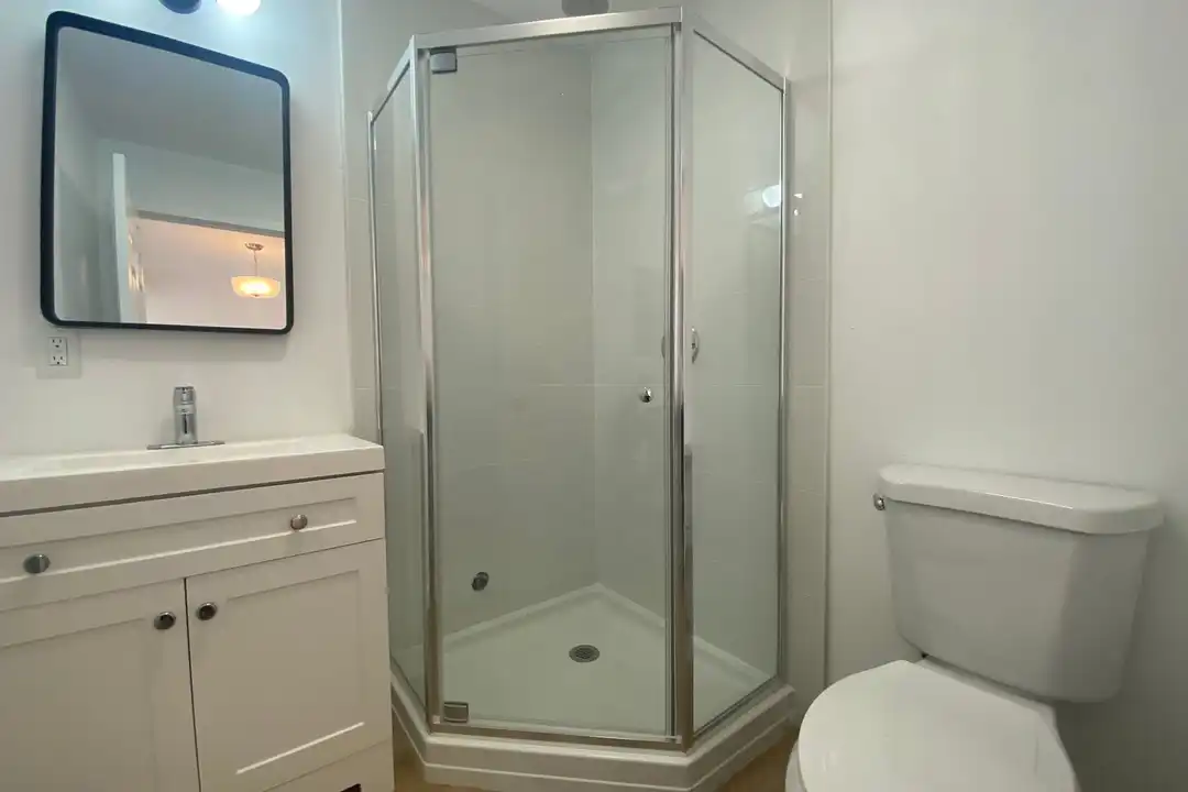 1641 S New Hampshire Ave unit 9 - View 3