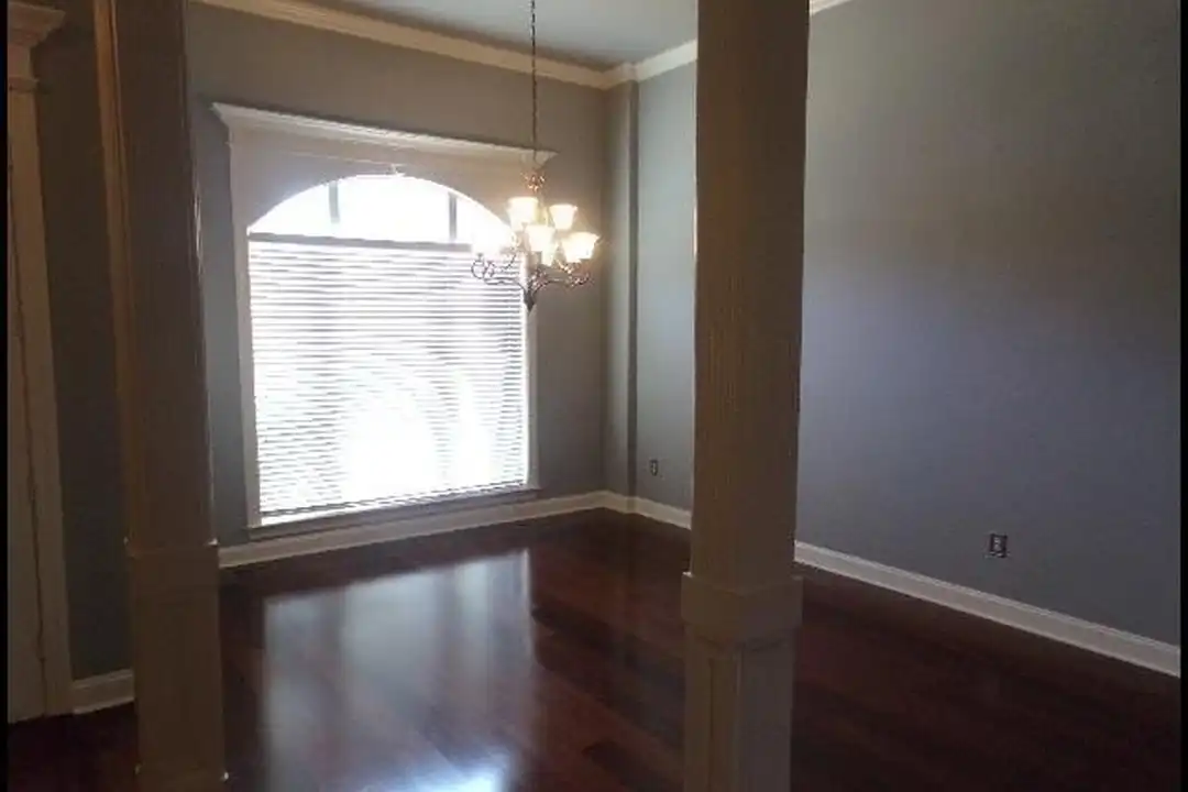 3153 Stonewall Dr - View 6