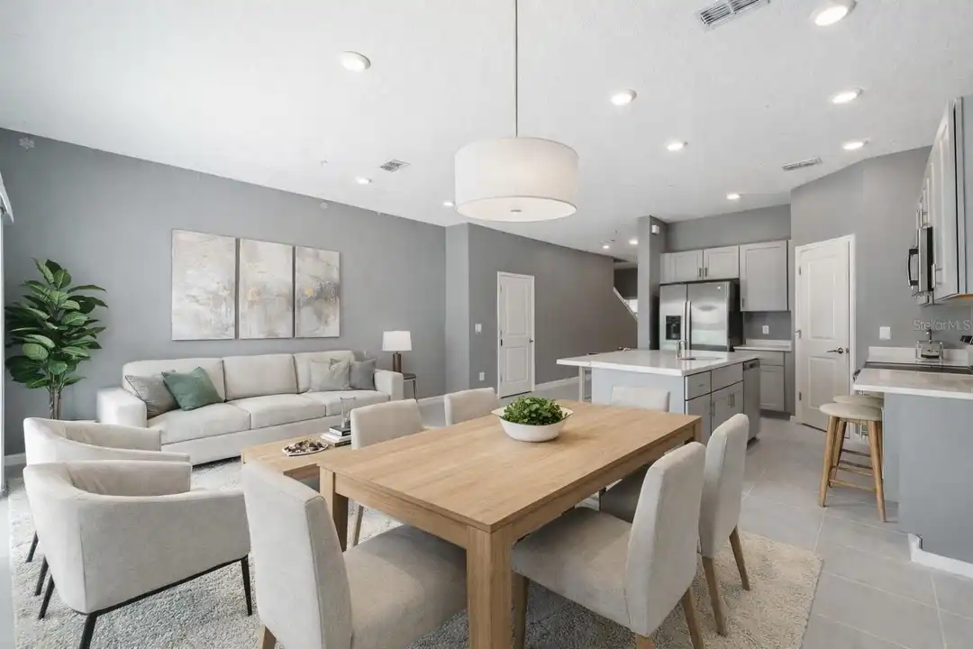 4431 Arlington Ave - View 2