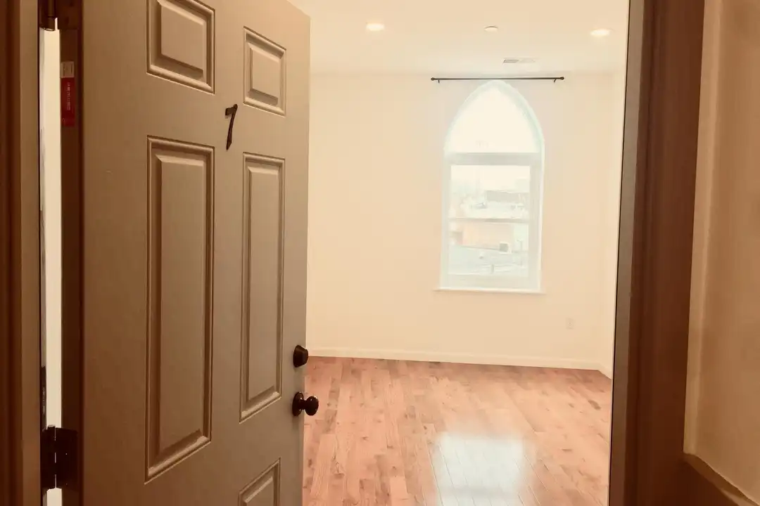 1800 Ridge Ave #7 – pohled 2