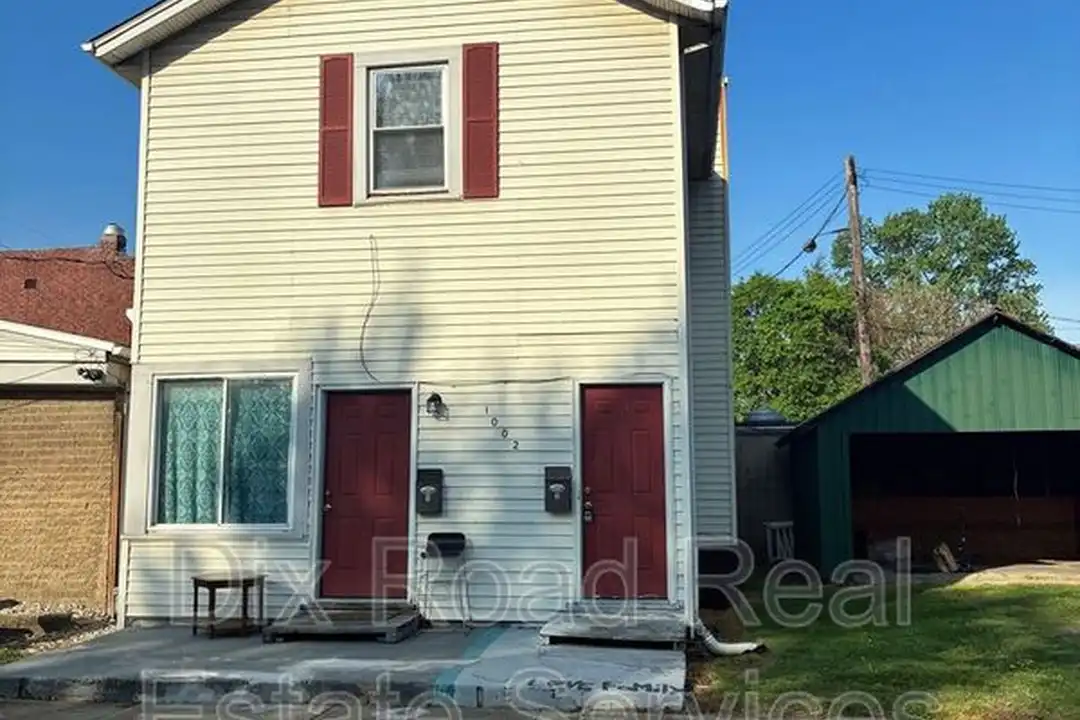 1002 Auburn St unit 2 – photo 1 of 22
