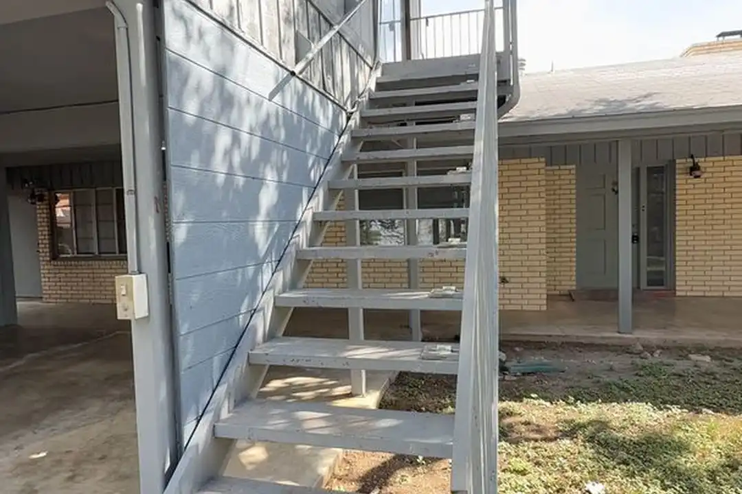 Apartment in San Antonio - View 2