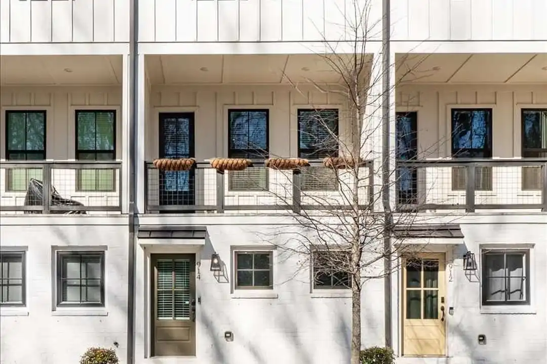914 Spencer Ave - View 3