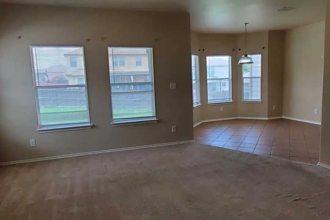 House in Converse - View 3
