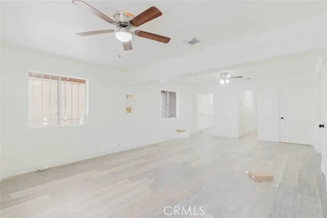 5257 Fountain Ave - View 4