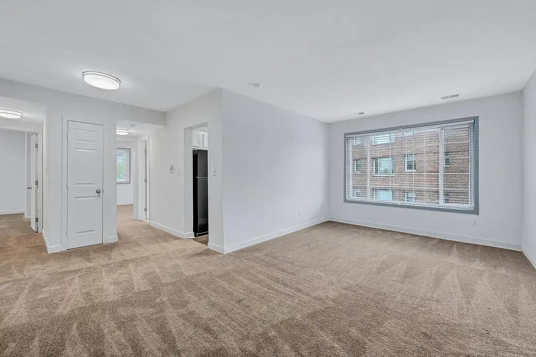 River Hill Apartments – photo 1