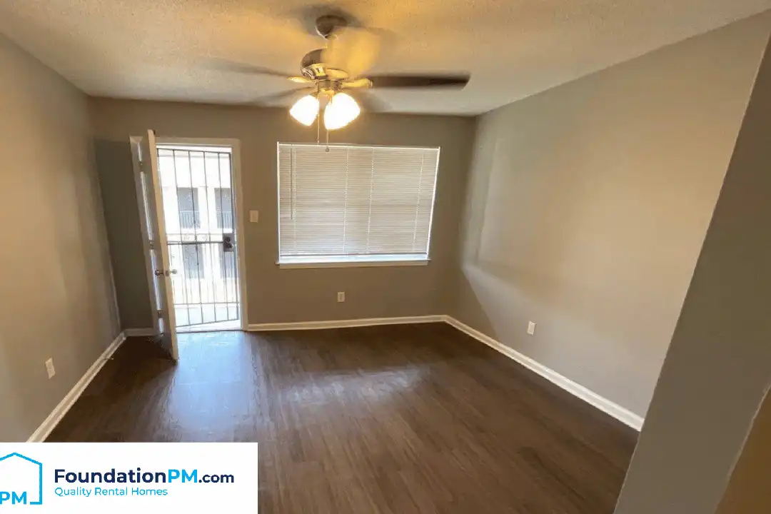 267 Greenlaw Ave unit 11 - More