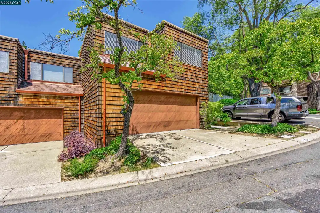 1956 Fair Ridge Ct - View 4