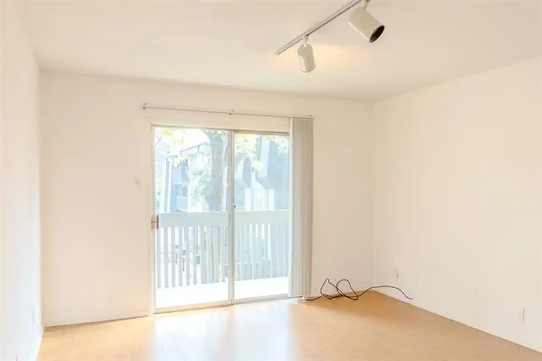 Apartment in Dallas - More