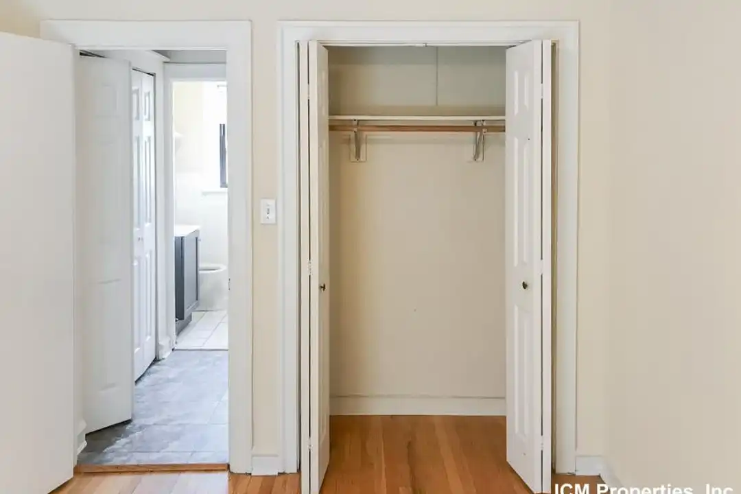 5941 N Paulina St - View 3