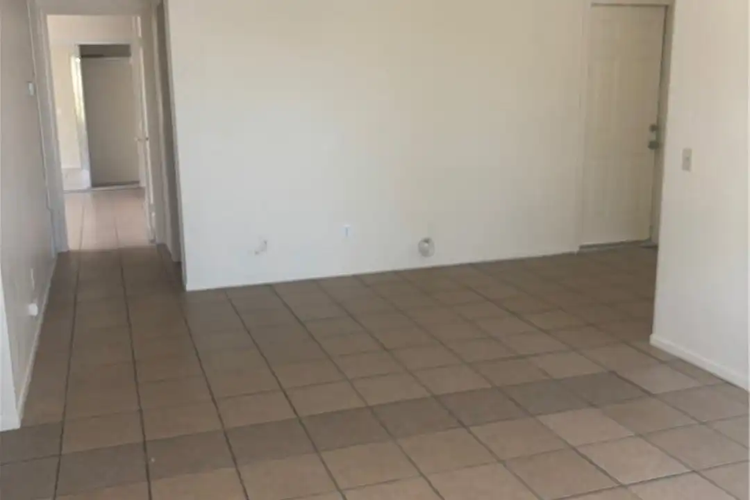 13685 Ocotillo Rd - More