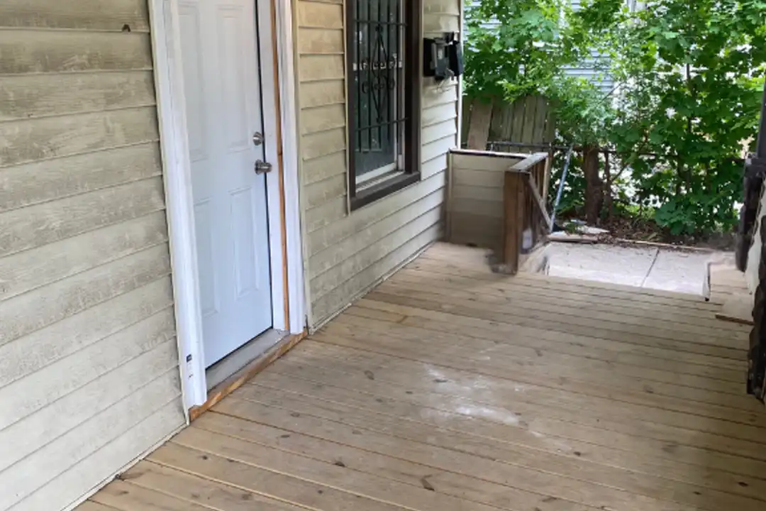 2791 E 127th St unit DOWN – pohled 2