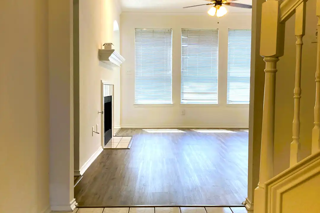 2078 Belvedere Dr - View 3