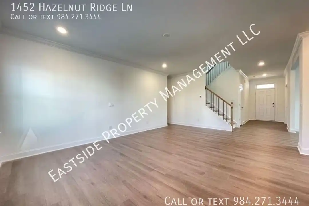 1452 Hazelnut Ridge Ln - View 4