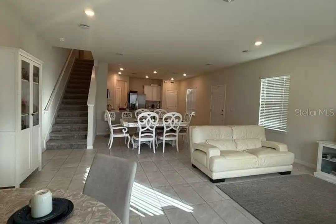 2579 Winsome Wy - View 2