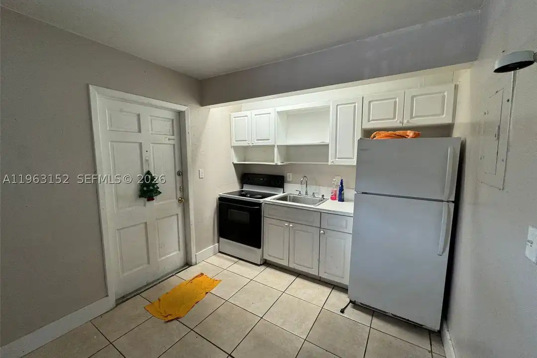 Apartment in Miami - View 2