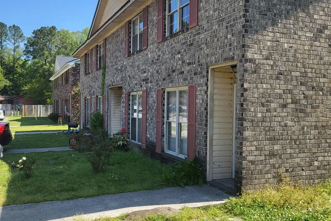 126 Langley Dr unit Apt B – photo 1