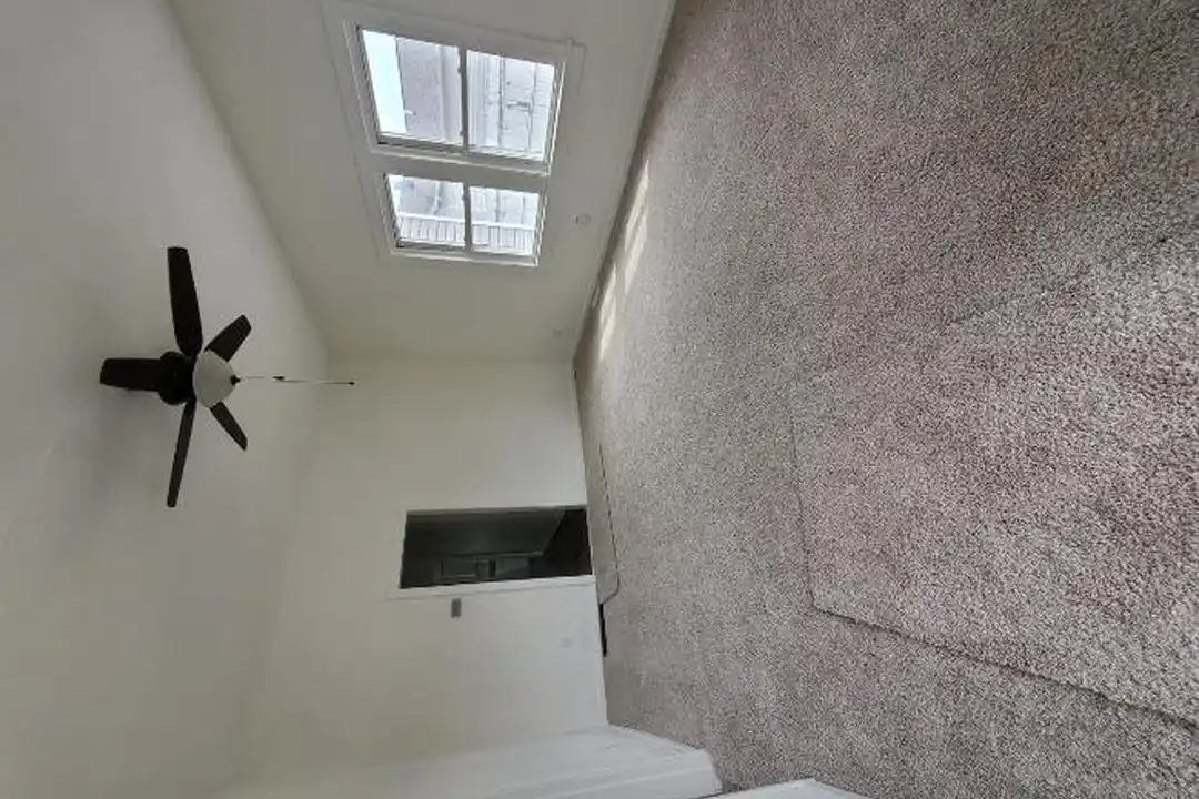 812 S West St - View 2