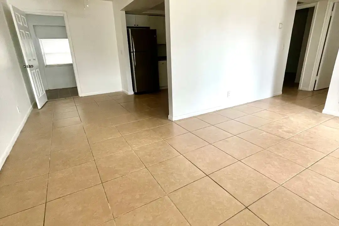 1919 N Haverhill Rd unit 1919-5 - View 3