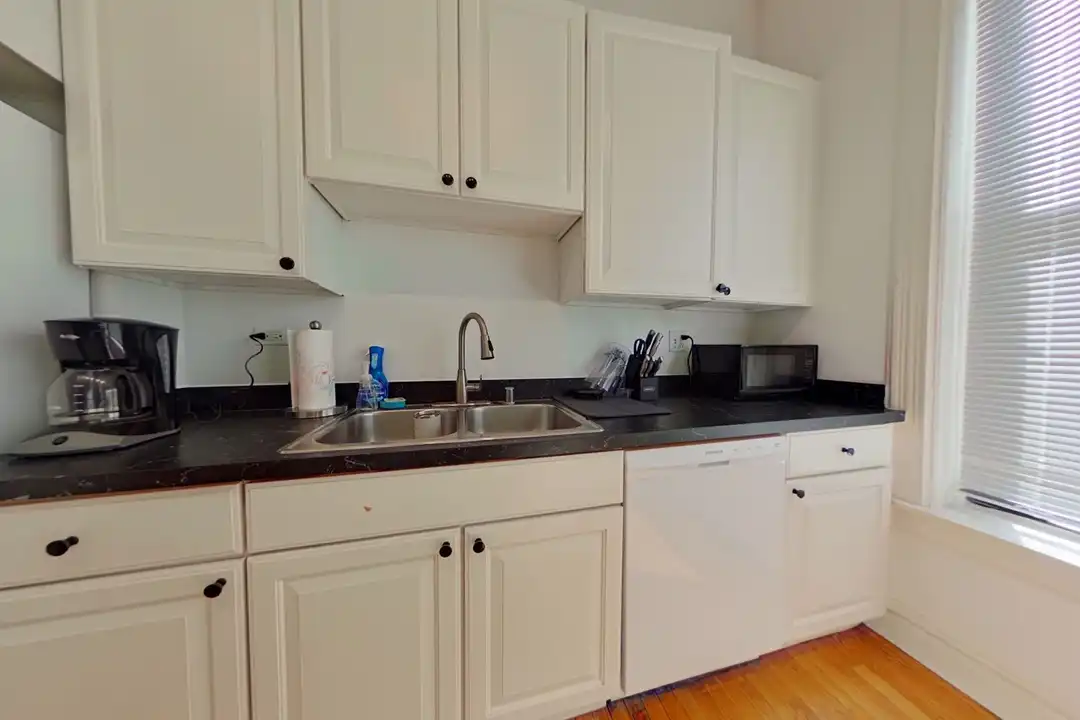 Apartment in Chicago - View 5