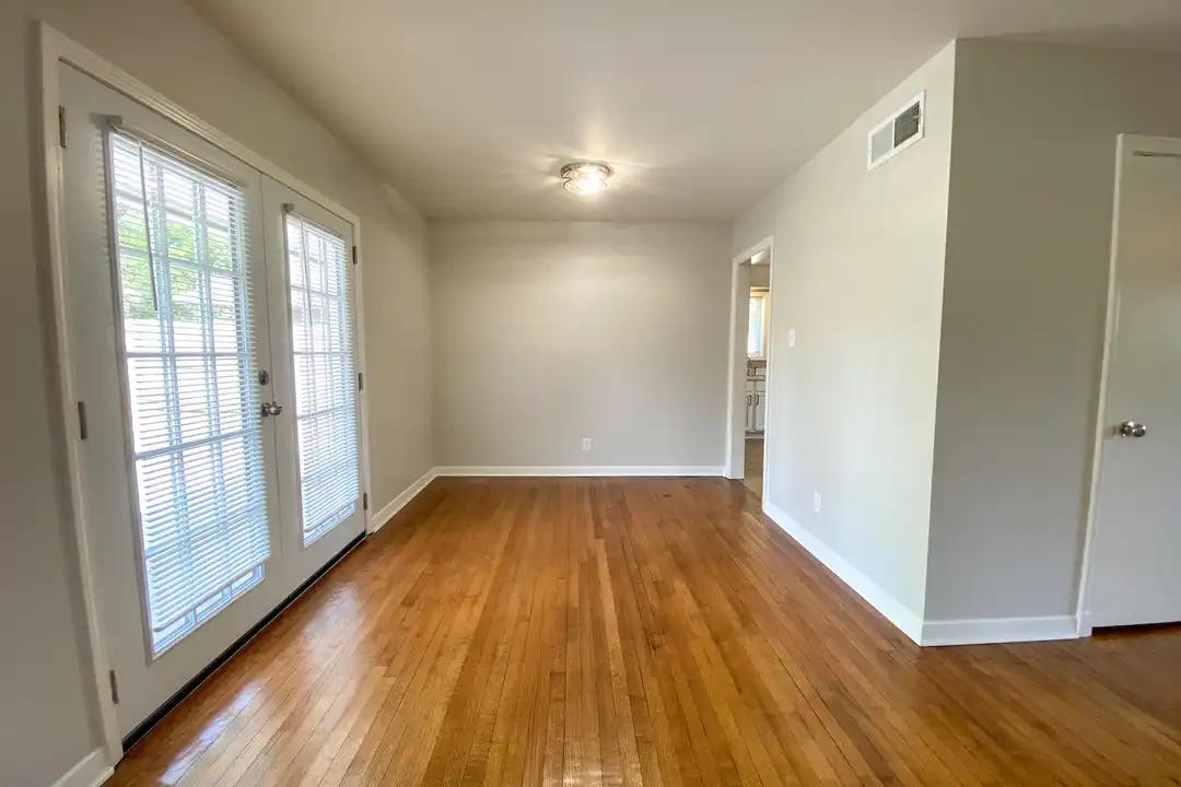 4152 Rhodes Ave - View 2