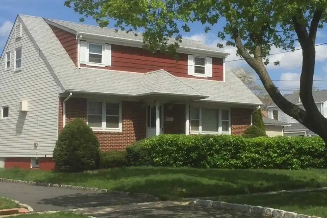 9 Hudson Pl – photo 1
